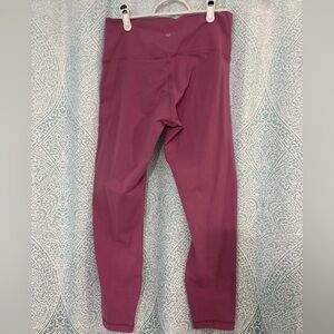 Lululemon Wonder Under leggings in raspberry color